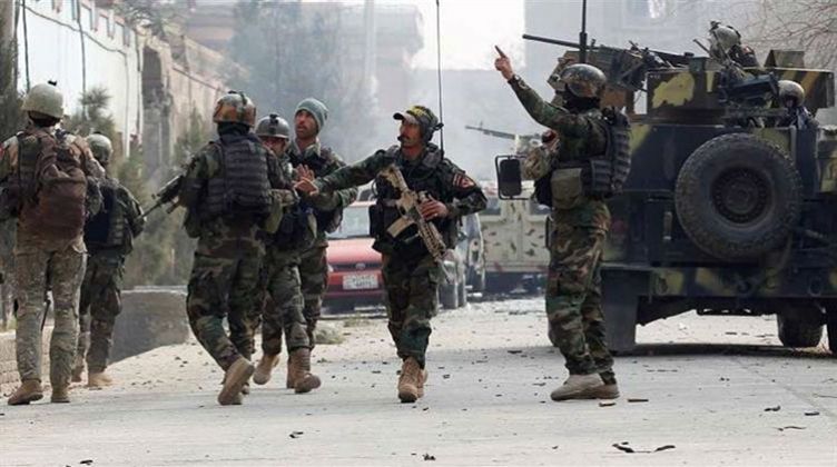   الدفاع الأفغانية: مقتل وإصابة 5 من قوات الأمن في هجوم لحركة «طالبان»
