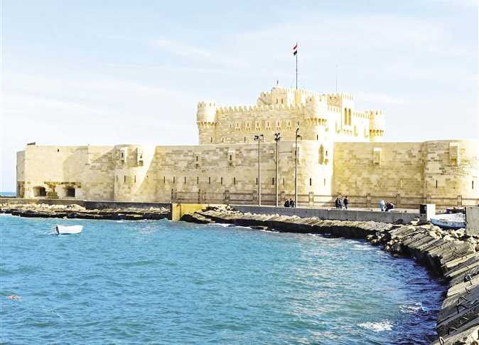   قلعة قايتباي بالإسكندرية تتزين لمكافحة الفساد