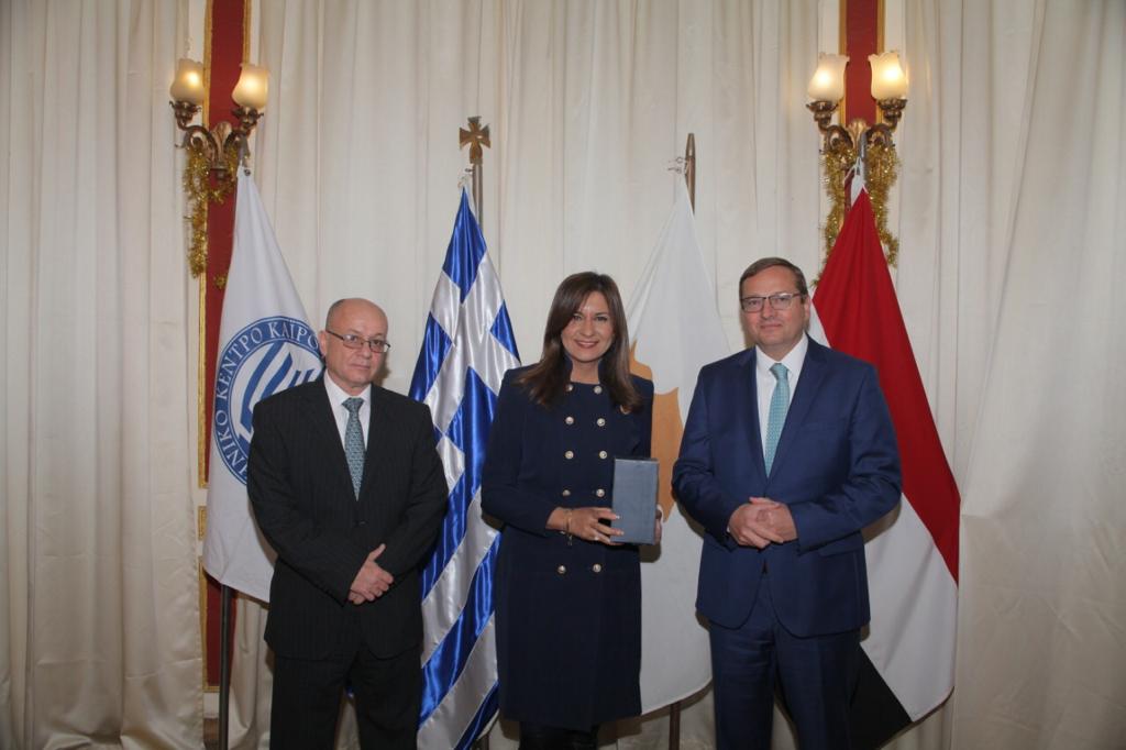   السفارة القبرصية بمصر تكرم وزيرة الهجرة تقديرًا لدورها في مبادرة «إحياء الجذور»