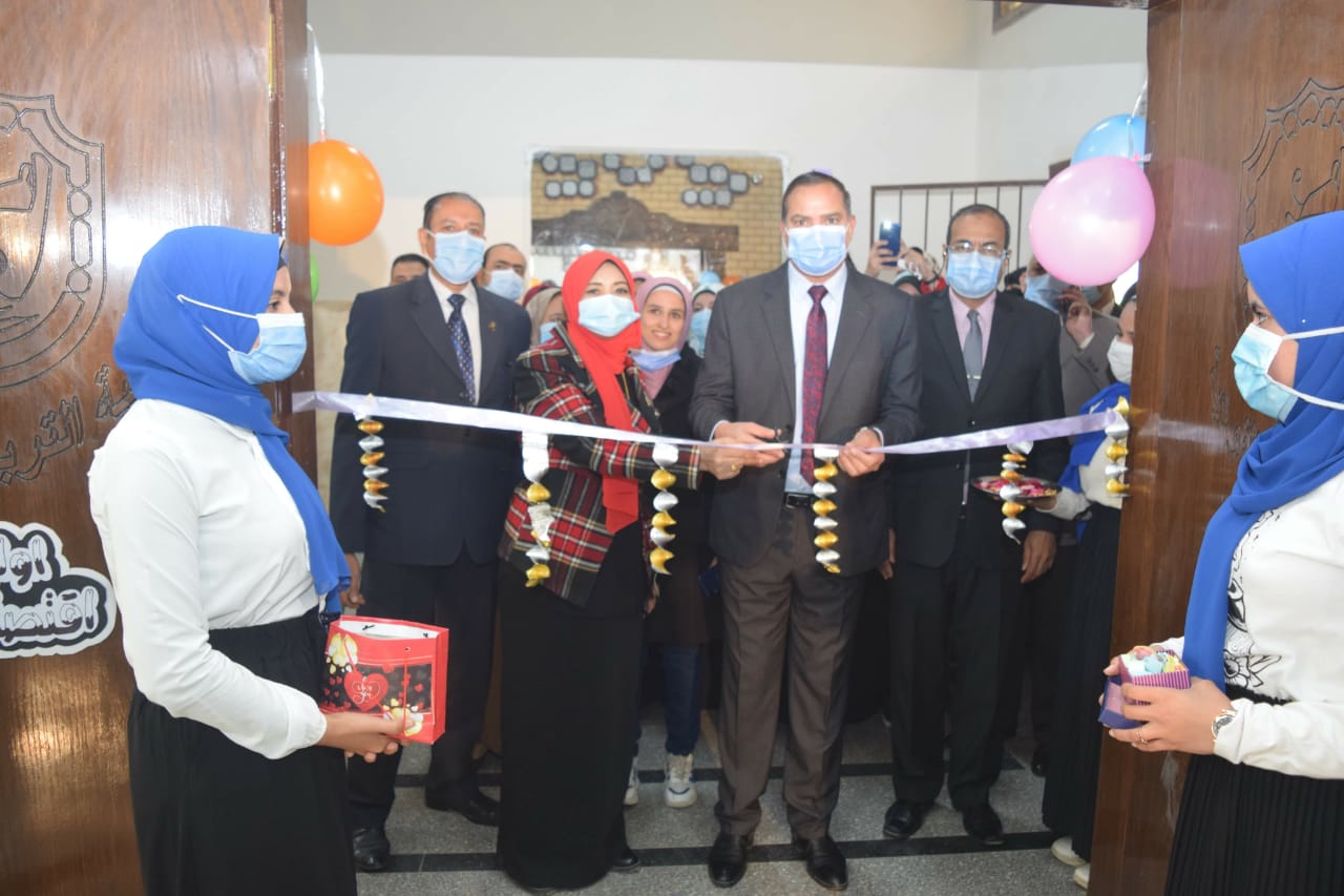   افتتاح المعرض الفني الأول لطلاب «التربية النوعية» بجامعة سوهاج