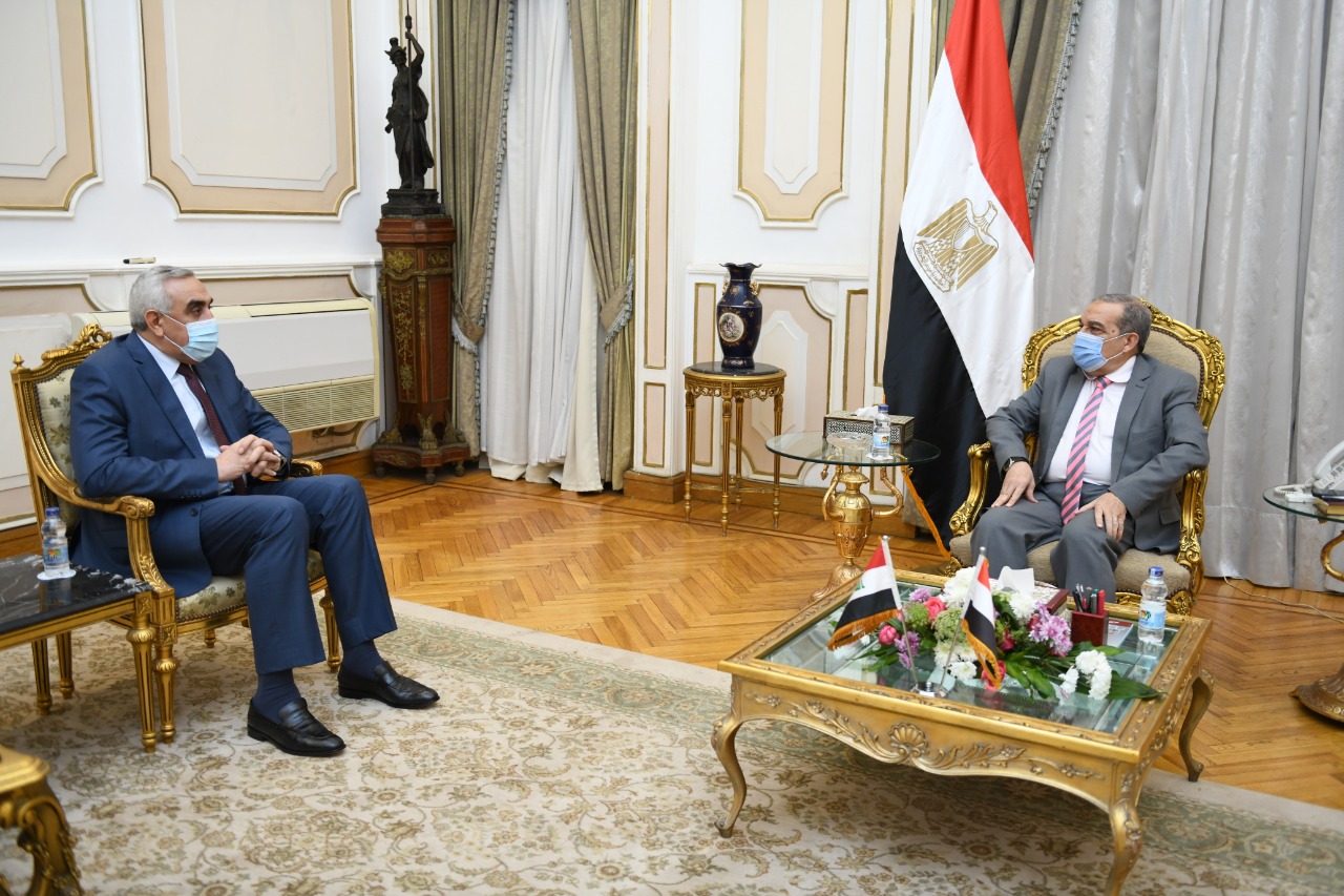   وزير الإنتاج الحربى يبحث تعزيز التعاون المشترك مع سفير العراق