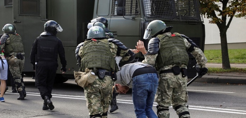   تصاعد الاحتجاجات ضد رئيس بيلاروسيا  اعتقال المئات