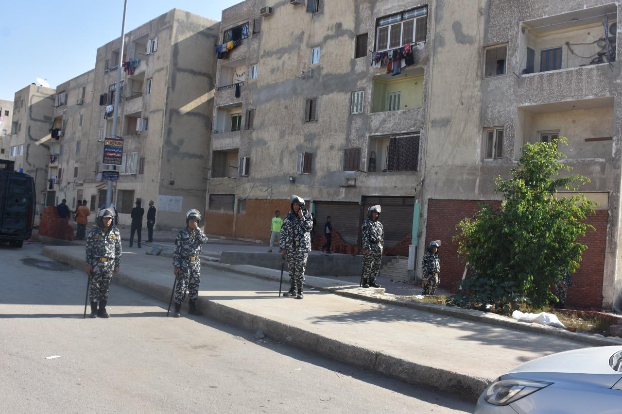   استرداد 14 وحدة سكنية  لمخالفة تغيير النشاط بالقاهرة الجديدة 