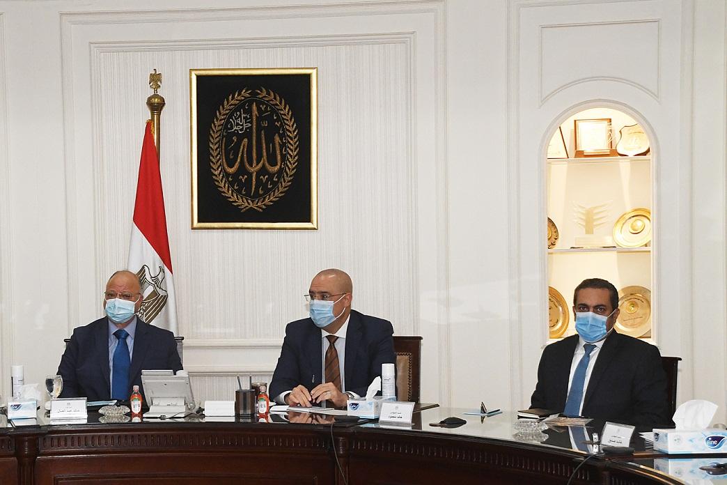   وزير الإسكان ومحافظ القاهرة يستعرضان المخطط العام لتطوير منشأة ناصر