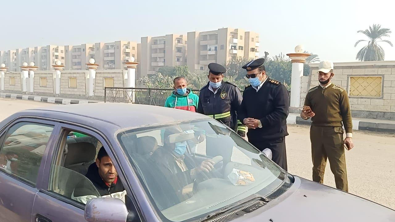   إزالة 402 حالة تعدي وإشغالات من شوارع مدينة الفشن ببني سويف