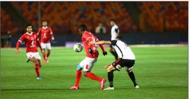   ناصر منسى برأسية ماكره يسجل هدف التعادل فى مرمى الأهلى| فيديو