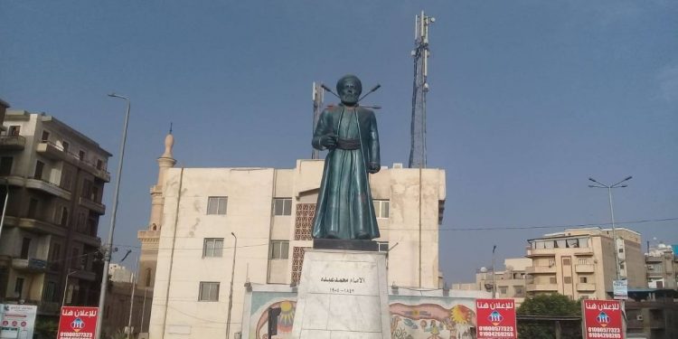   البحيرة تنفي اختفاء تمثال محمد عبده من  ميدان المحطة 