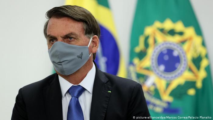   الرئيس البرازيلي لقاح كورونا «قد يحولك الى تمساح أو ينبت للمرأة لحية»