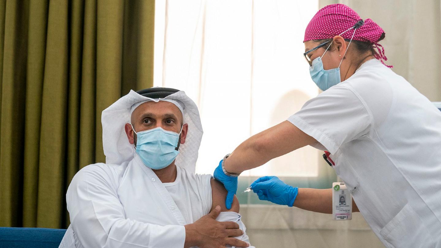   دبي تبدأ حملة تطعيم مجانية ضد فيروس كورونا