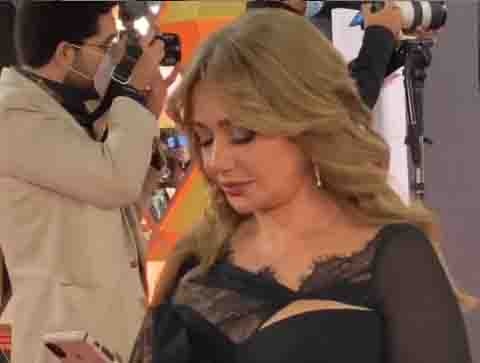   فيديو.. ليلى علوى بـ«فستان مقطع» فى آخر ليالى مهرجان القاهرة السينمائى