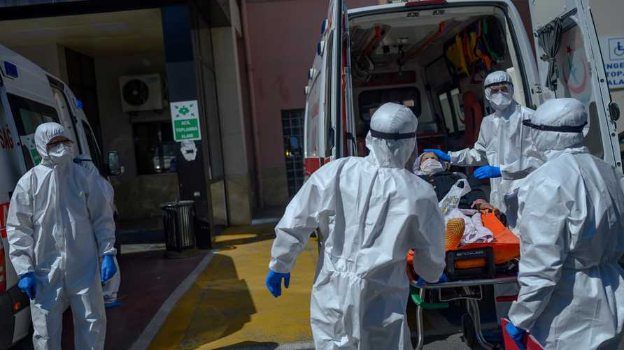   بريطانيا تسجل أكثر من 32 إصابة و570 وفاة جديدة بكورونا