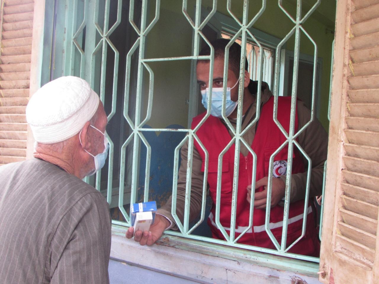   الهلال الأحمر المصري يطلق قوافل طبية في القرى الأكثر احتياجا