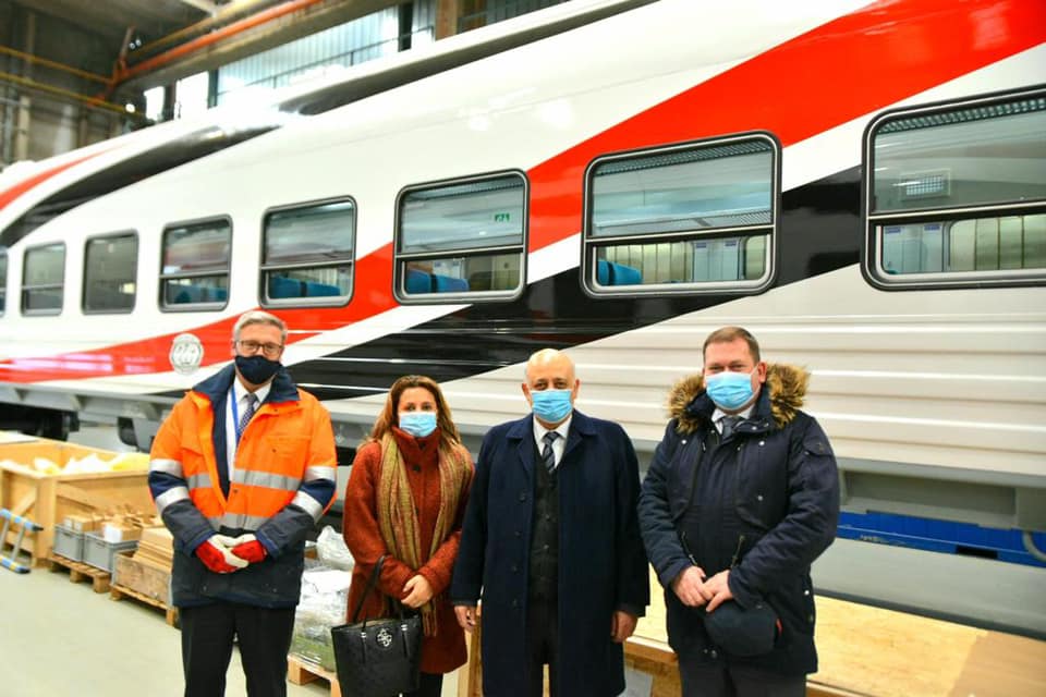  صور|| بودابست يؤكد أهمية توريد 1300 عربة سكة حديد