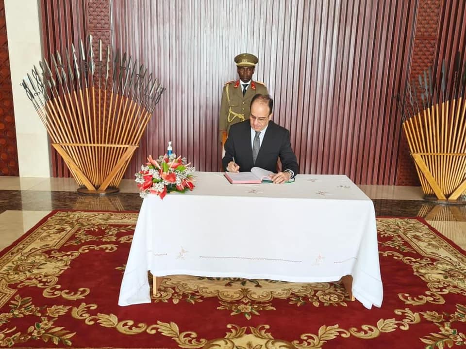   السفير المصري الجديد في بوجمبورا يقدم أوراق اعتماده لرئيس بوروندي