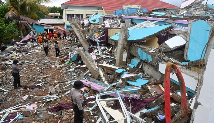   صور.. ارتفاع حصيلة ضحايا زلزال سولاوسى إلى 81 قتيلا