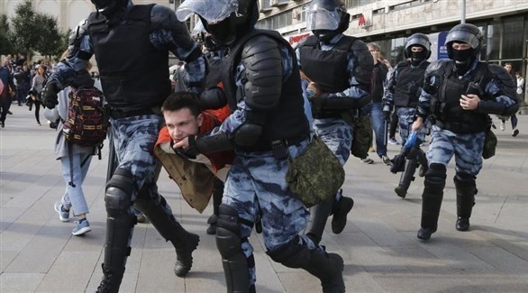   سقوط جريح من القوات الروسية خلال فض تظاهرات غير مُصرح بها