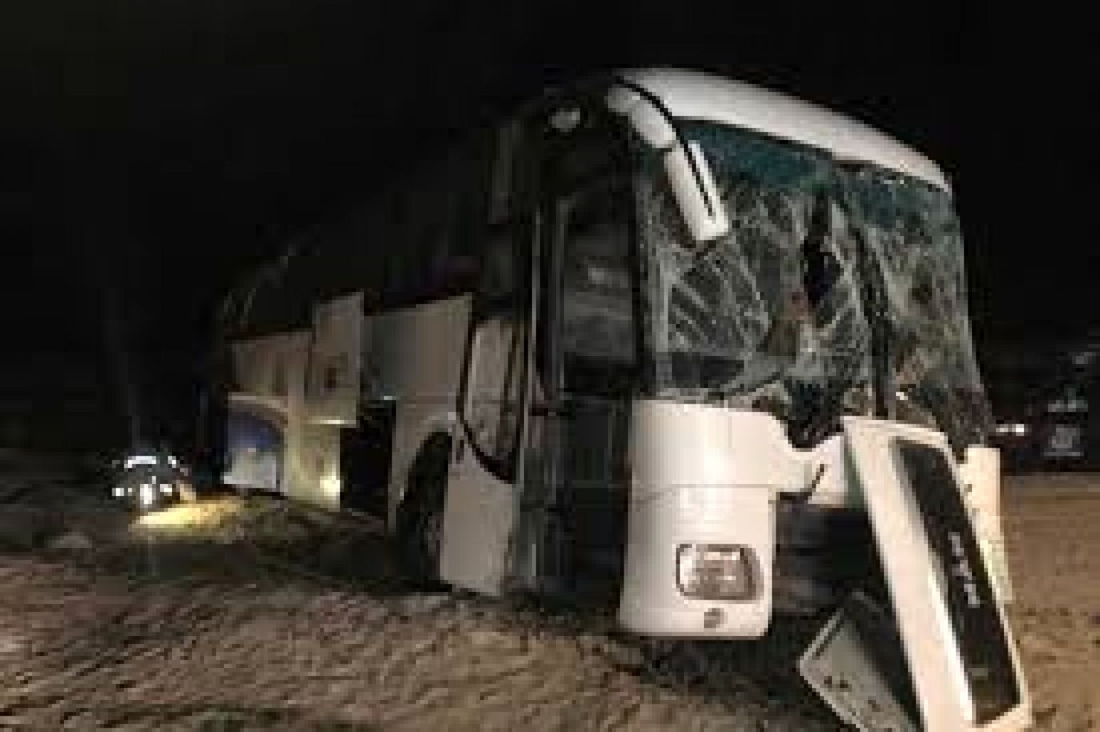   بالأسماء ..إصابة 6 أشخاص ونجاة 20 آخرين في إنقلاب أتوبيس بطريق الزعفرانة