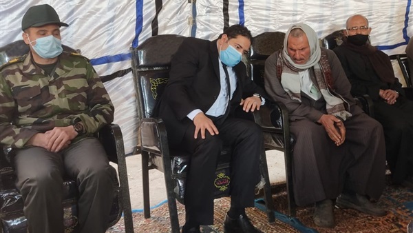   نائب محافظ بني سويف يعزي أسرة الشهيد رأفت محمد عبد العليم