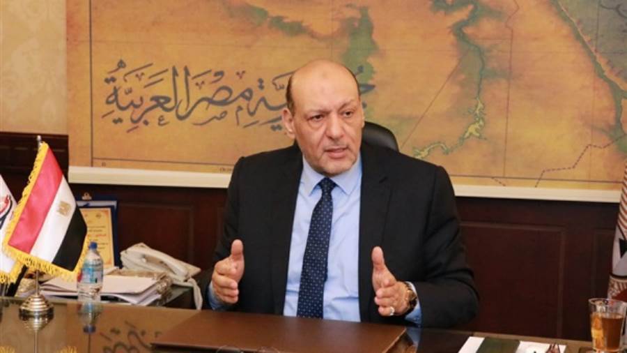   رئيس حزب «المصريين»: السيسي يحقق حلم البسطاء في الحصول على لقاح كورونا