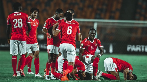   الأهلى يقترب من التجديد لأكرم توفيق