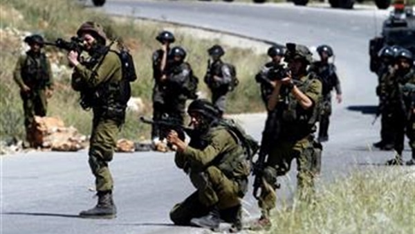   إصابة شابين فلسطينيين برصاص الاحتلال فى مسيرة مناهضة للاستيطان