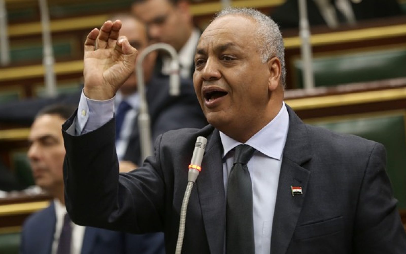   النائب مصطفى بكرى يقدم إستجوابًا جديدًا ضد وزير قطاع الأعمال العام