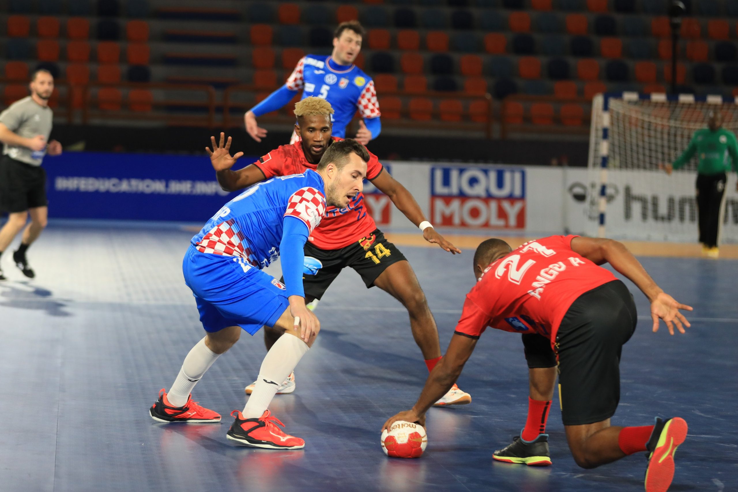   كرواتيا تستعيد توازنها بالفوز على أنجولا وتتأهل للدور الرئيسي من مونديال اليد