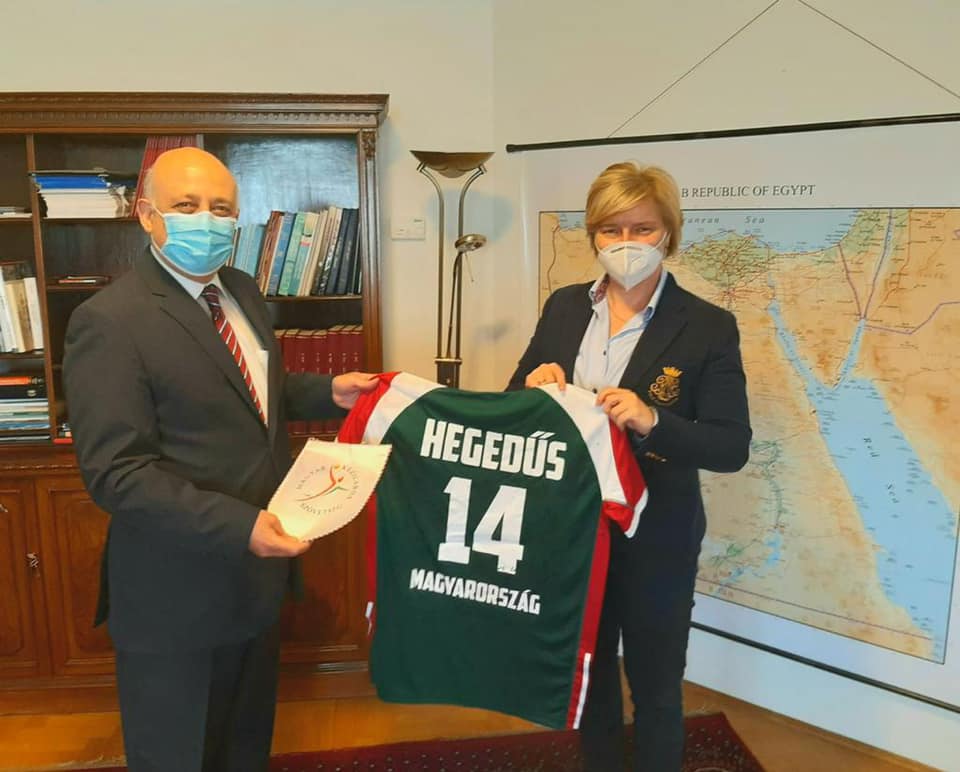   السفير المصري في بودابست يستقبل سكرتير عام اتحاد كرة اليد المجرية