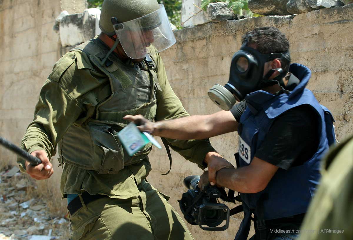   «وفـا» : 213 انتهاكا إسرائيليا ضد الصحفيين العام الماضى
