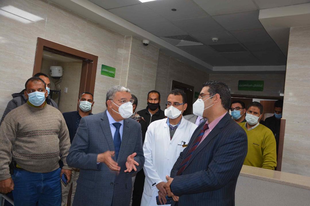   محافظ المنيا يتابع الخدمة الصحية بعدد من المستشفيات ومركز صرف لقاح كورونا