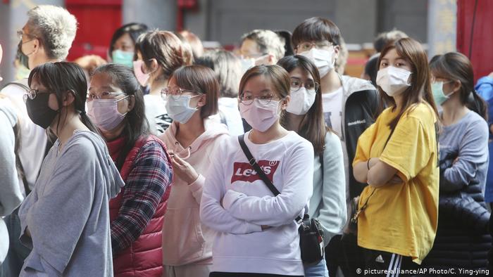   الصين تغلق مدينة شيجياتشوانغ لوقف أكبر تفش لجائحة فيروس كورونا المستجد