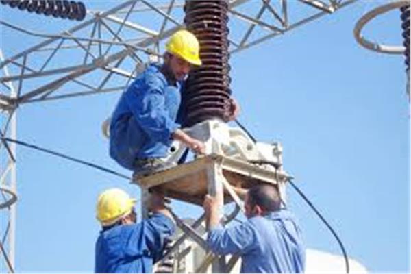   حلال وتجديد شبكات الكهرباء في كفر الشيخ