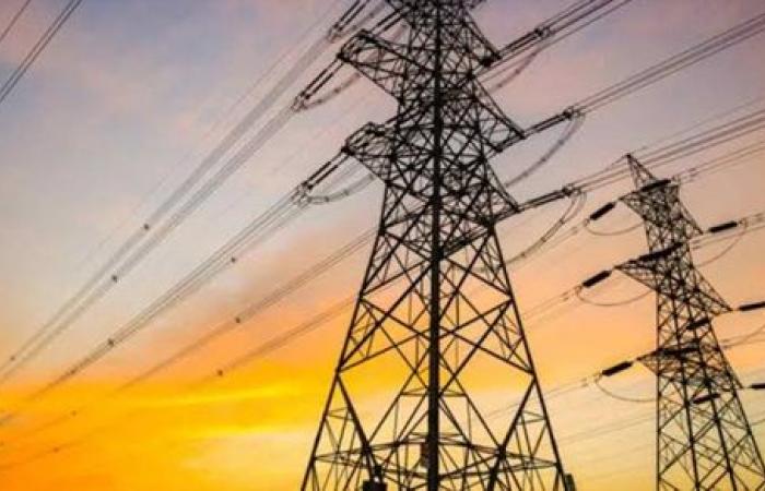   تنفيذ مشروعات لقطاع الكهرباء بوسط سيناء بتكلفة 95 مليون جنيها