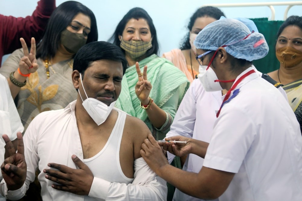   أطلاق أكبر حملة تطعيم فى العالم ضد فيروس كورونا بـ الهند