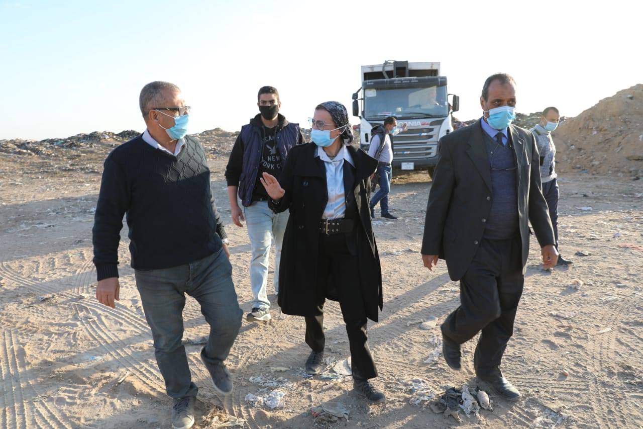   وزيرة البيئة فى جولة تفقدية لعدد من مواقع التخلص الآمن من المخلفات بالقاهرة