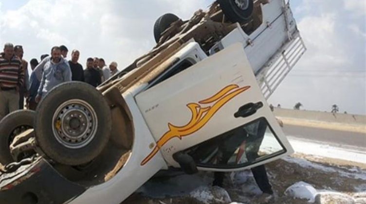   إصابة 10 أشخاص فى حادث انقلاب سيارة  بـ بنى سويف