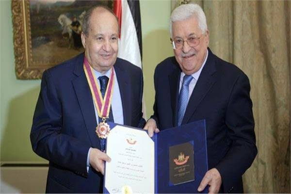   وفد من سفارة فلسطين ينقل تعازي الرئيس بوفاة الكاتب المصري وحيد حامد