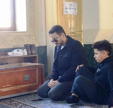 تشييع جثمان والد زوجة الفنان  <a class='inner-tag' href='Search/حمادة-هلال-.aspx?from=body'>  حمادة  هلال    </a> 