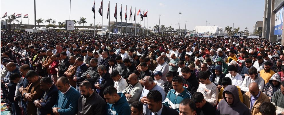 695
